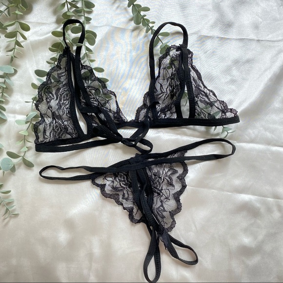 Black Lace Thong and Triangle Bra Set Crotchless - Picture 4 of 5